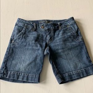 American Eagle Denim Shorts Dark Wash Size 6